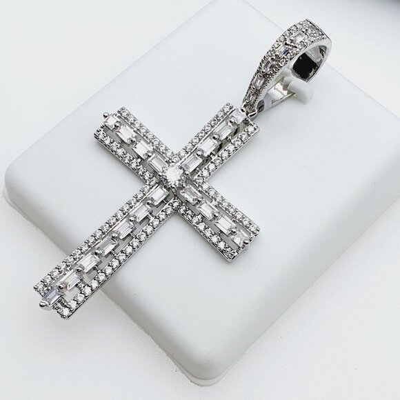 "925 Sterling Silver Plated CZ Pendant, INUS1BR190 - Picture 7 of 10